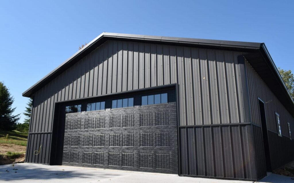 Metal building with a ribbed panel roof in Northeast Texas